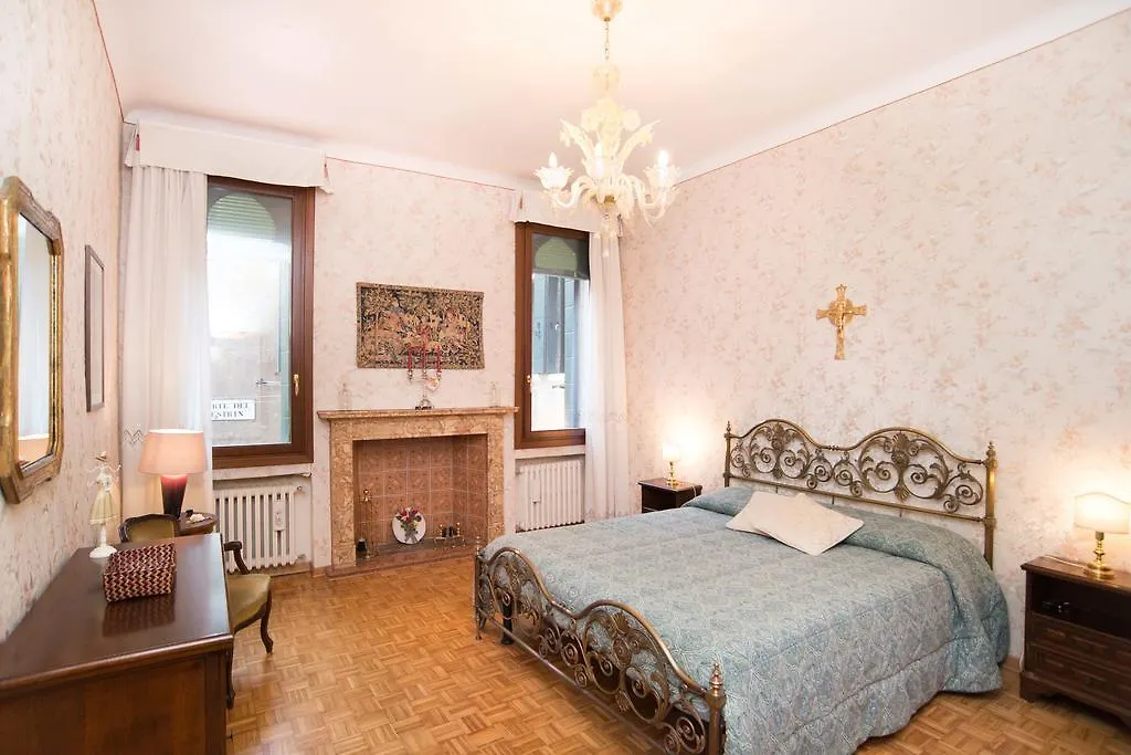 Ca Della Trifora Apartment Venice Italy